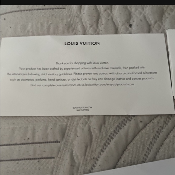 Louis Vuitton trio messenger bag good condition leather and nice - Picture 9 of 11